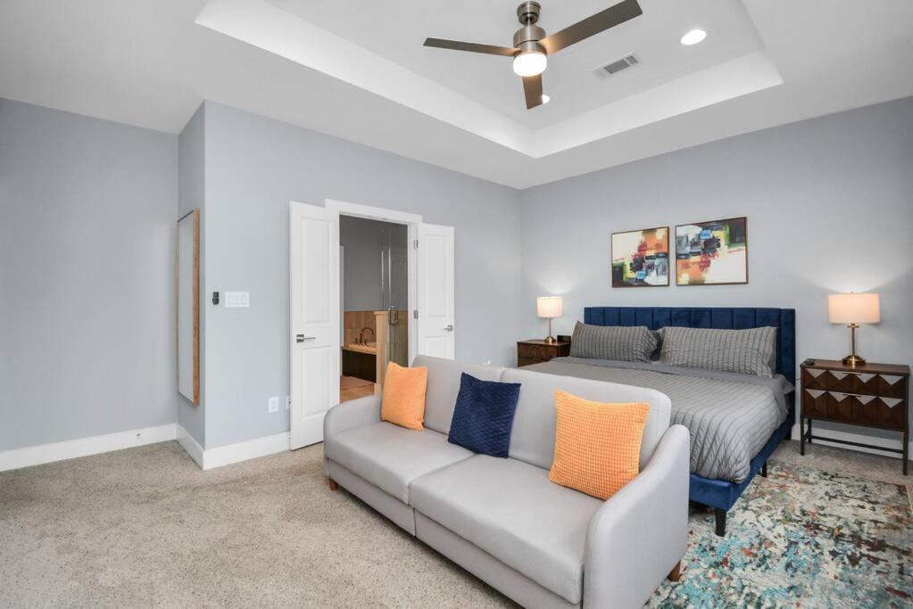 Skyline Views - Sleeps 10 Home Near Downtown هيوستن المظهر الخارجي الصورة