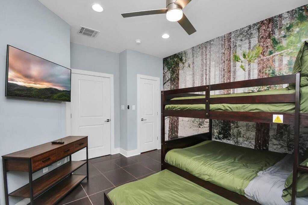 Skyline Views - Sleeps 10 Home Near Downtown هيوستن المظهر الخارجي الصورة