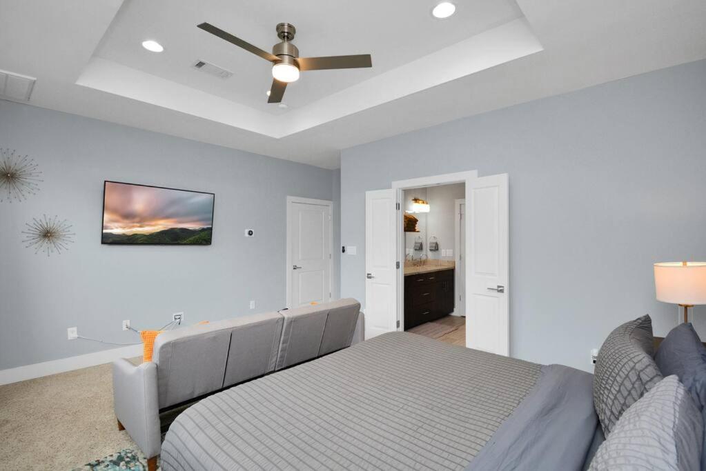 Skyline Views - Sleeps 10 Home Near Downtown هيوستن المظهر الخارجي الصورة