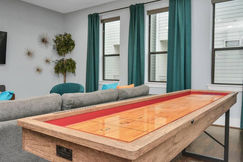 Skyline Views - Sleeps 10 Home Near Downtown هيوستن المظهر الخارجي الصورة