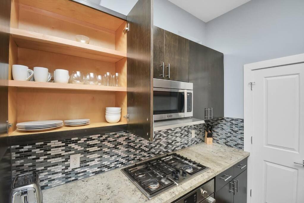Skyline Views - Sleeps 10 Home Near Downtown هيوستن المظهر الخارجي الصورة