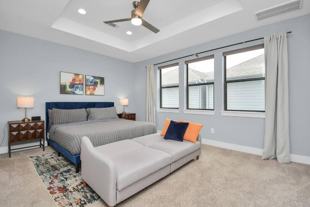 Skyline Views - Sleeps 10 Home Near Downtown هيوستن المظهر الخارجي الصورة