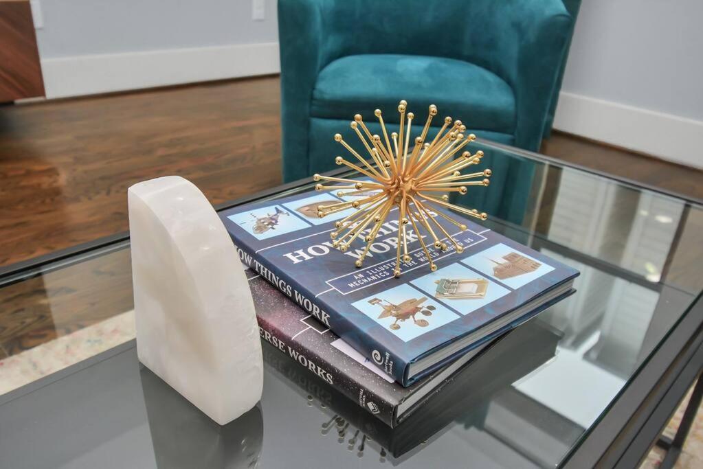 Skyline Views - Sleeps 10 Home Near Downtown هيوستن المظهر الخارجي الصورة