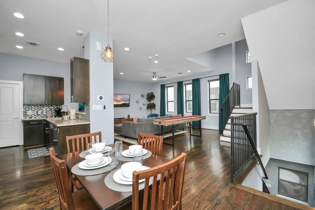 Skyline Views - Sleeps 10 Home Near Downtown هيوستن المظهر الخارجي الصورة