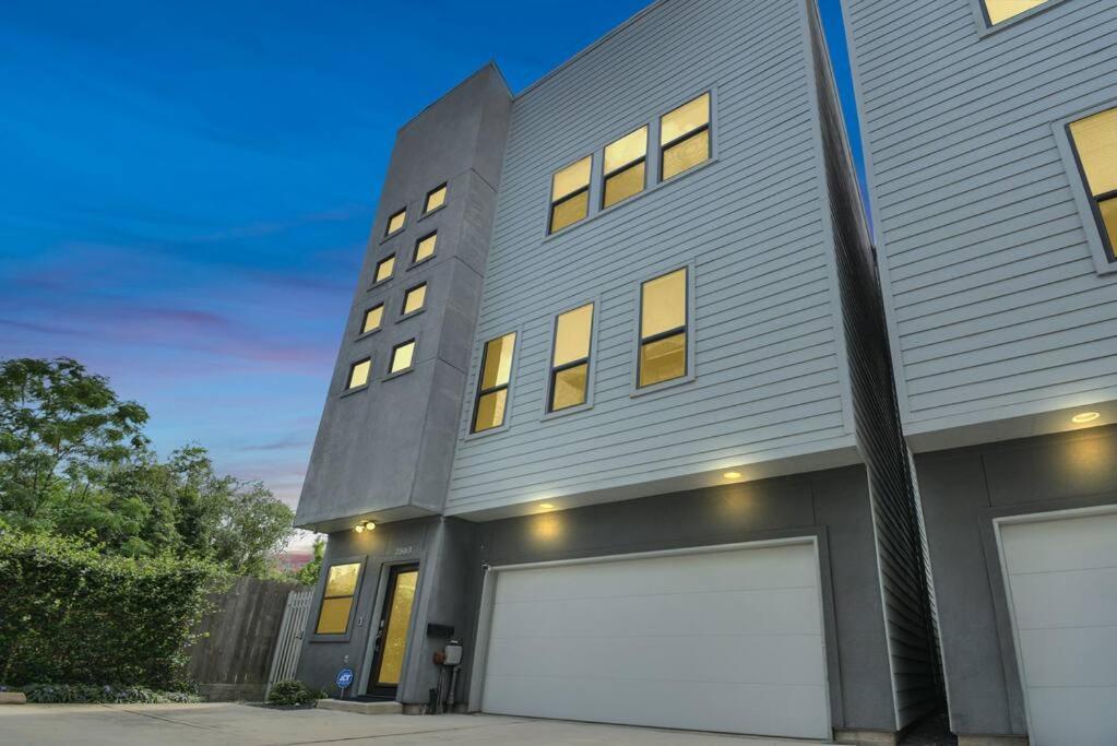 Skyline Views - Sleeps 10 Home Near Downtown هيوستن المظهر الخارجي الصورة