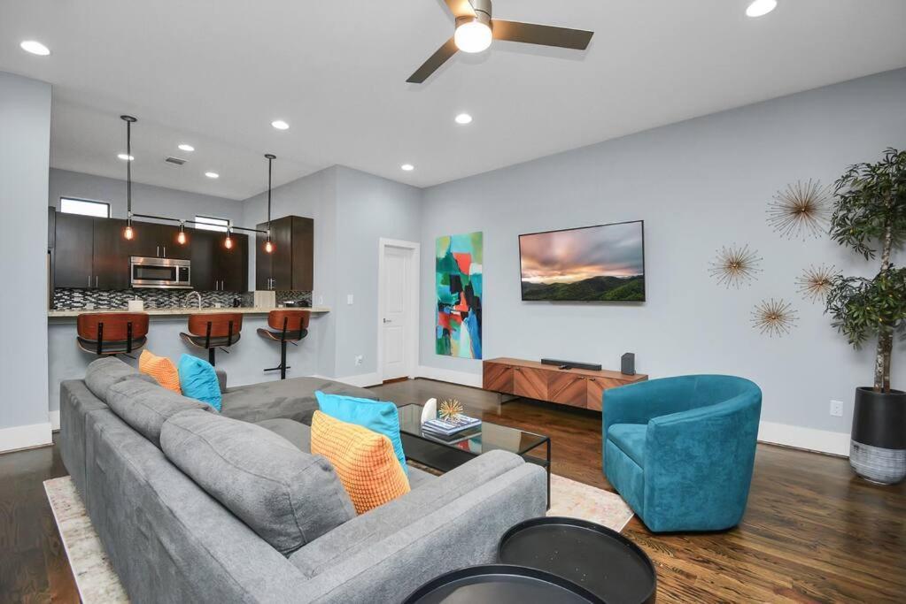Skyline Views - Sleeps 10 Home Near Downtown هيوستن المظهر الخارجي الصورة