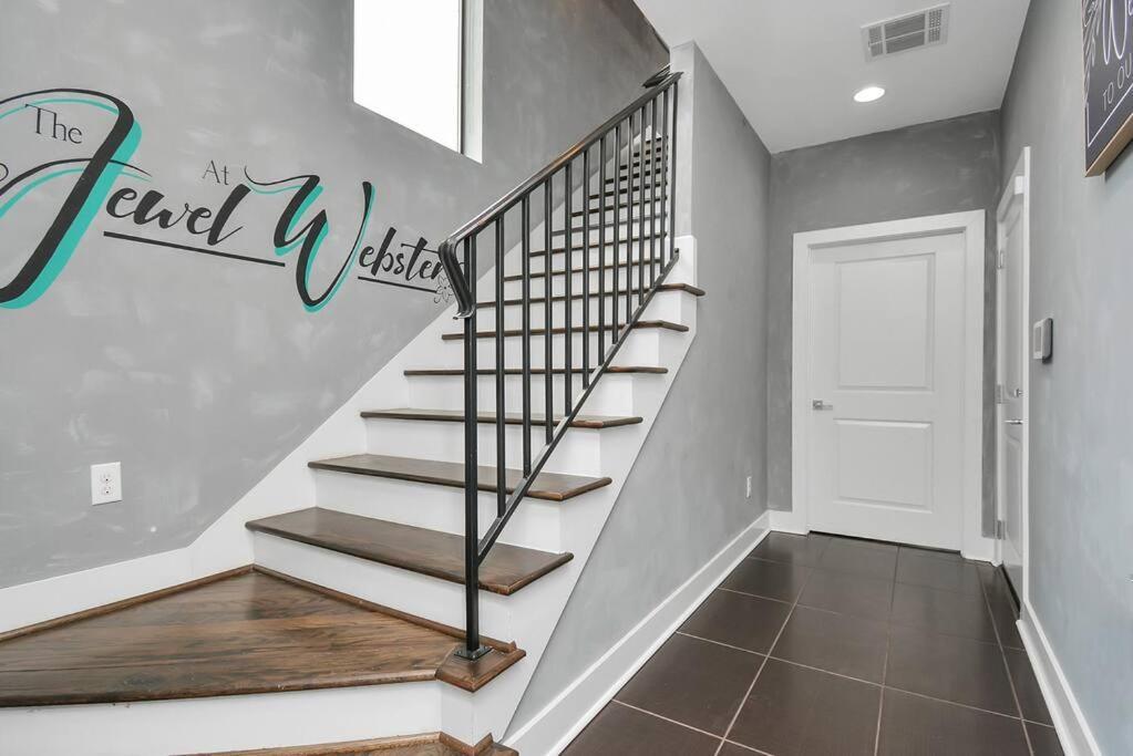 Skyline Views - Sleeps 10 Home Near Downtown هيوستن المظهر الخارجي الصورة