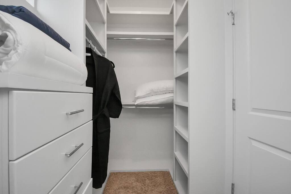 Skyline Views - Sleeps 10 Home Near Downtown هيوستن المظهر الخارجي الصورة