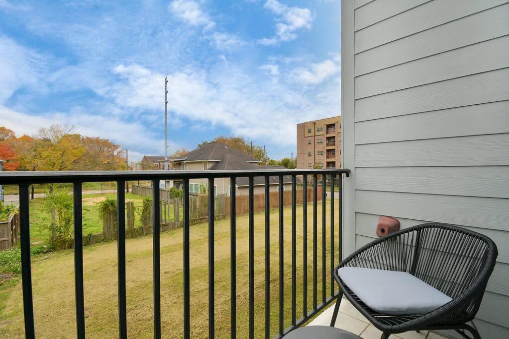 Skyline Views - Sleeps 10 Home Near Downtown هيوستن المظهر الخارجي الصورة