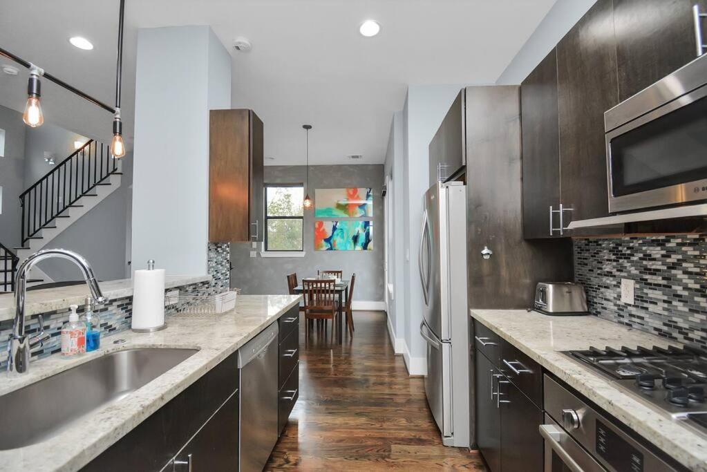Skyline Views - Sleeps 10 Home Near Downtown هيوستن المظهر الخارجي الصورة